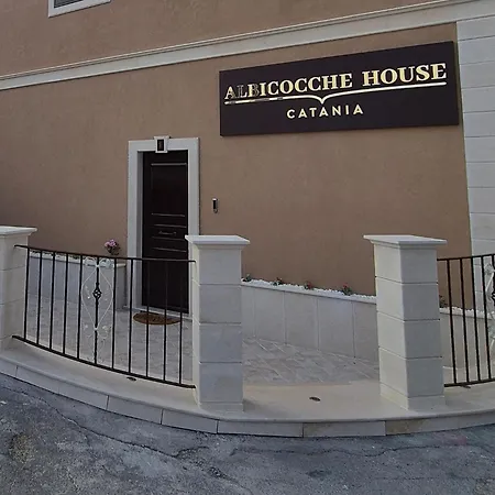 Love hotel Albicocche House *