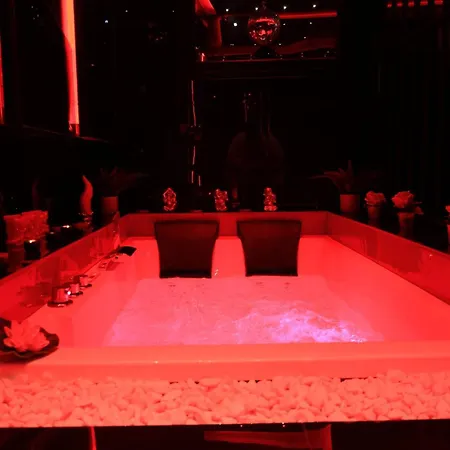 Love hotel Albicocche House